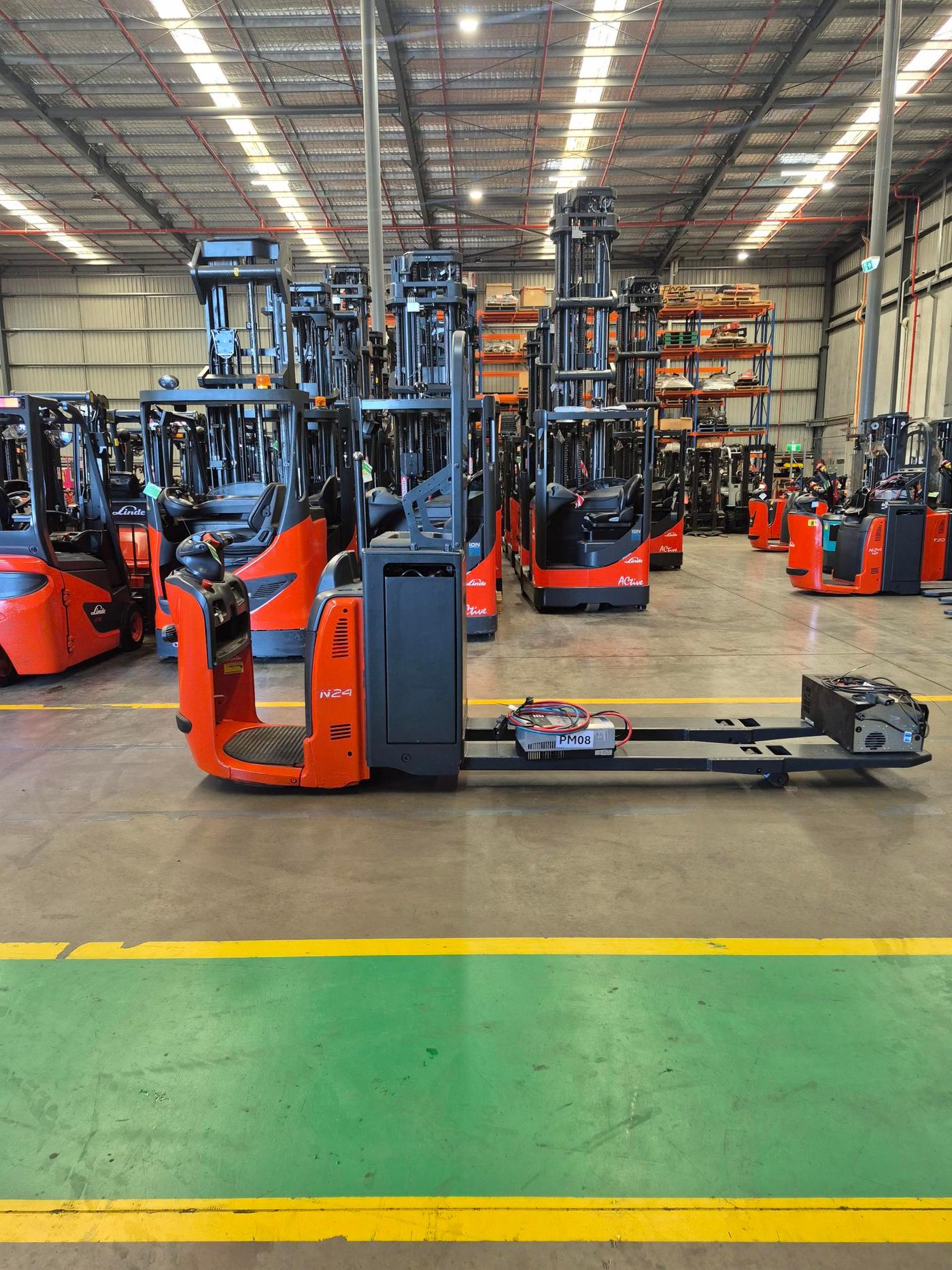 Linde N24 order picker, photo 1