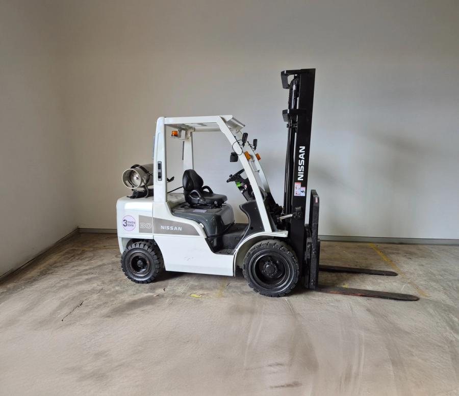 Nissan UG1F2A35DU LPG forklift, photo 1, stock MO6244N