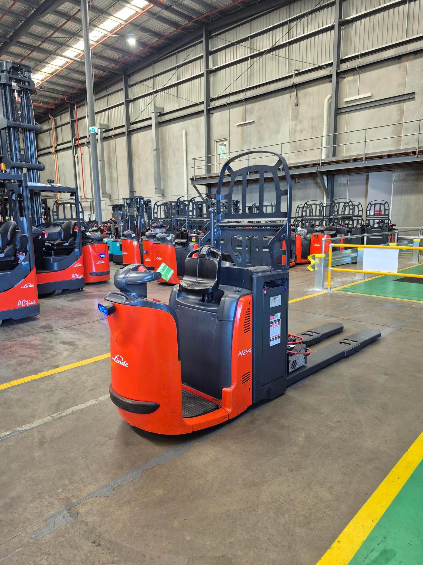 Linde N24 order picker, photo 1