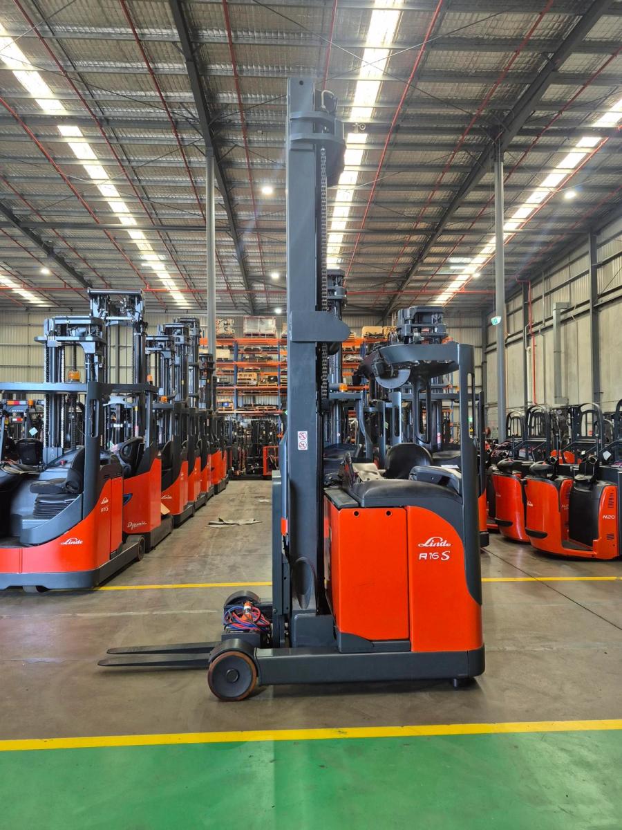 Linde R16HD reach truck, photo 1, stock U57944V