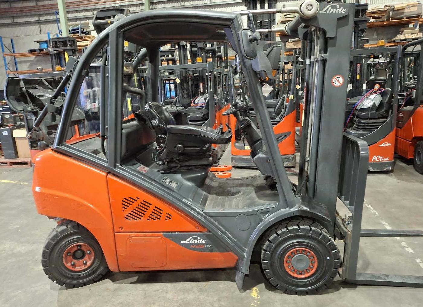 Linde H25T LPG forklift, photo 1