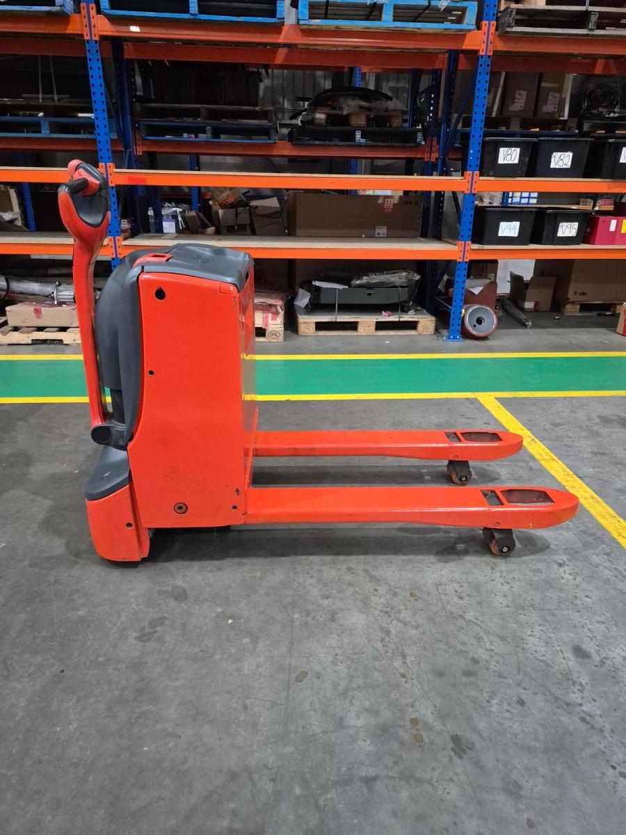 Linde T16 pallet truck, photo 1, stock U326739V