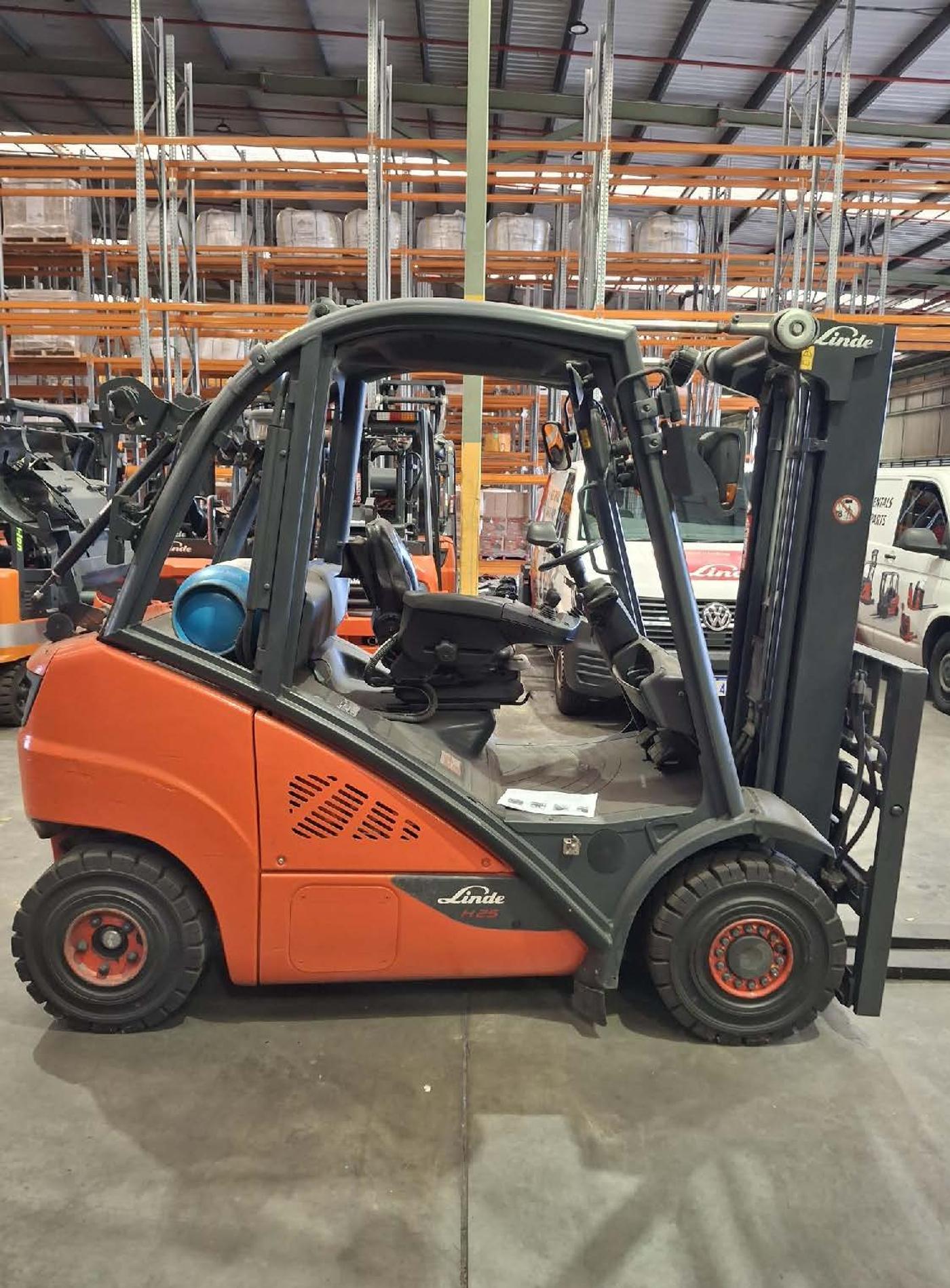 Linde H25T LPG forklift, photo 1