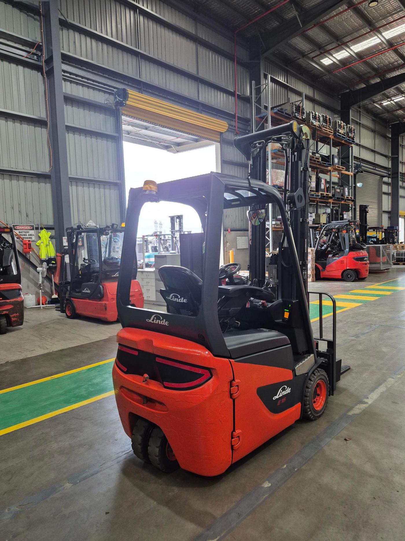 Linde E16C electric forklift, photo 1