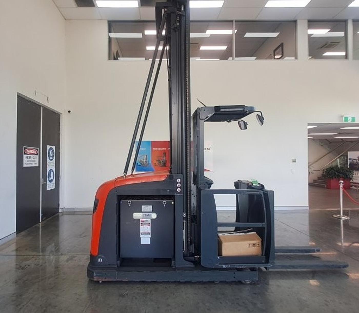 Linde V48 order picker, photo 1