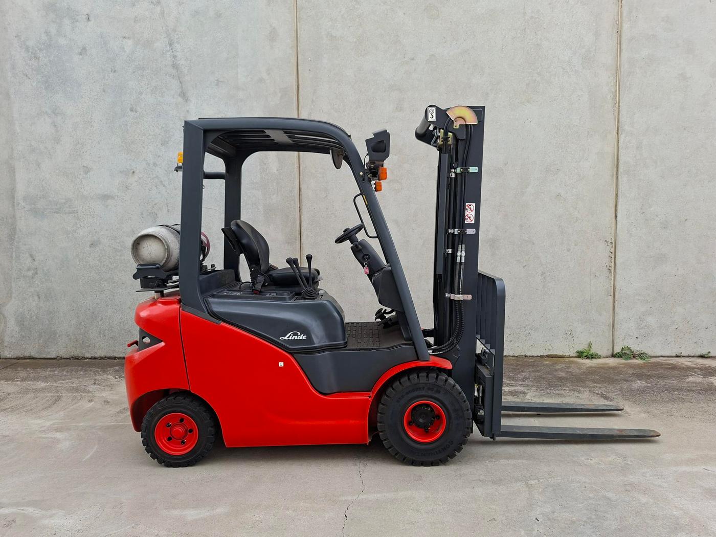 Linde H18TS LPG forklift, photo 1