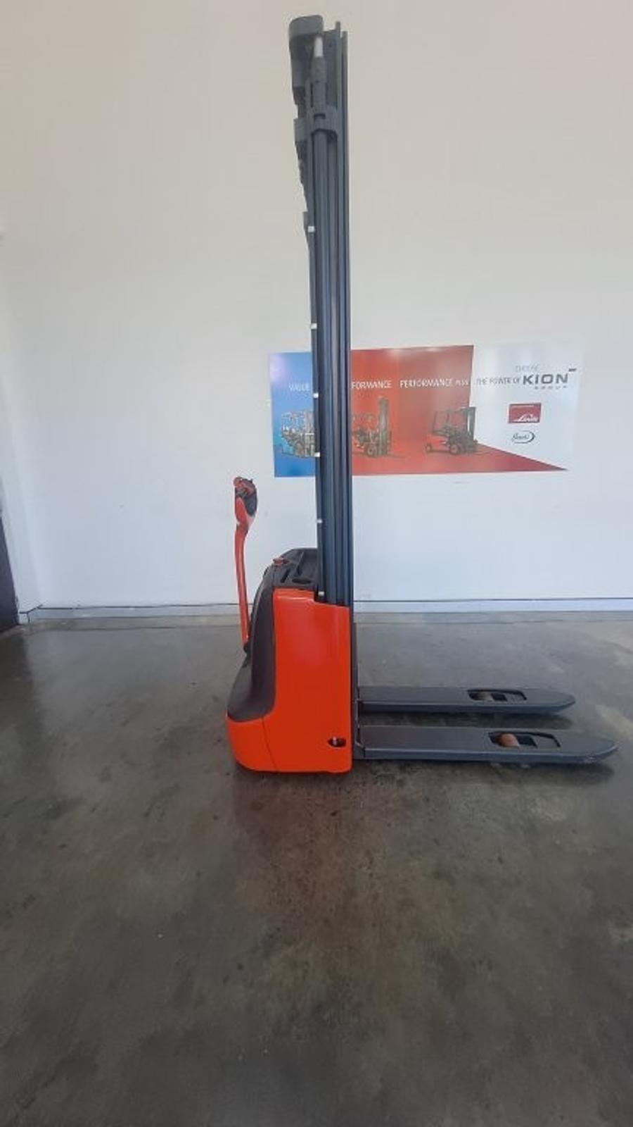 Linde L12 pallet stacker, photo 1, stock U73543Q