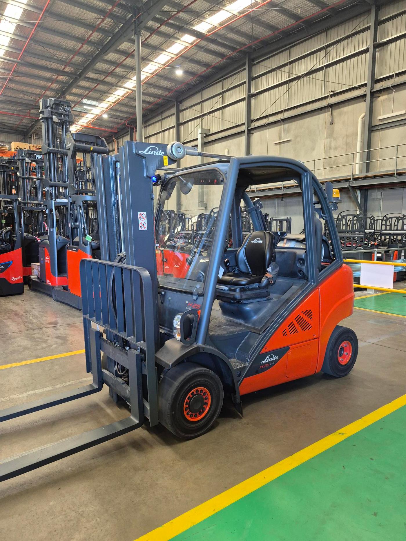 Linde H25T LPG forklift, photo 1
