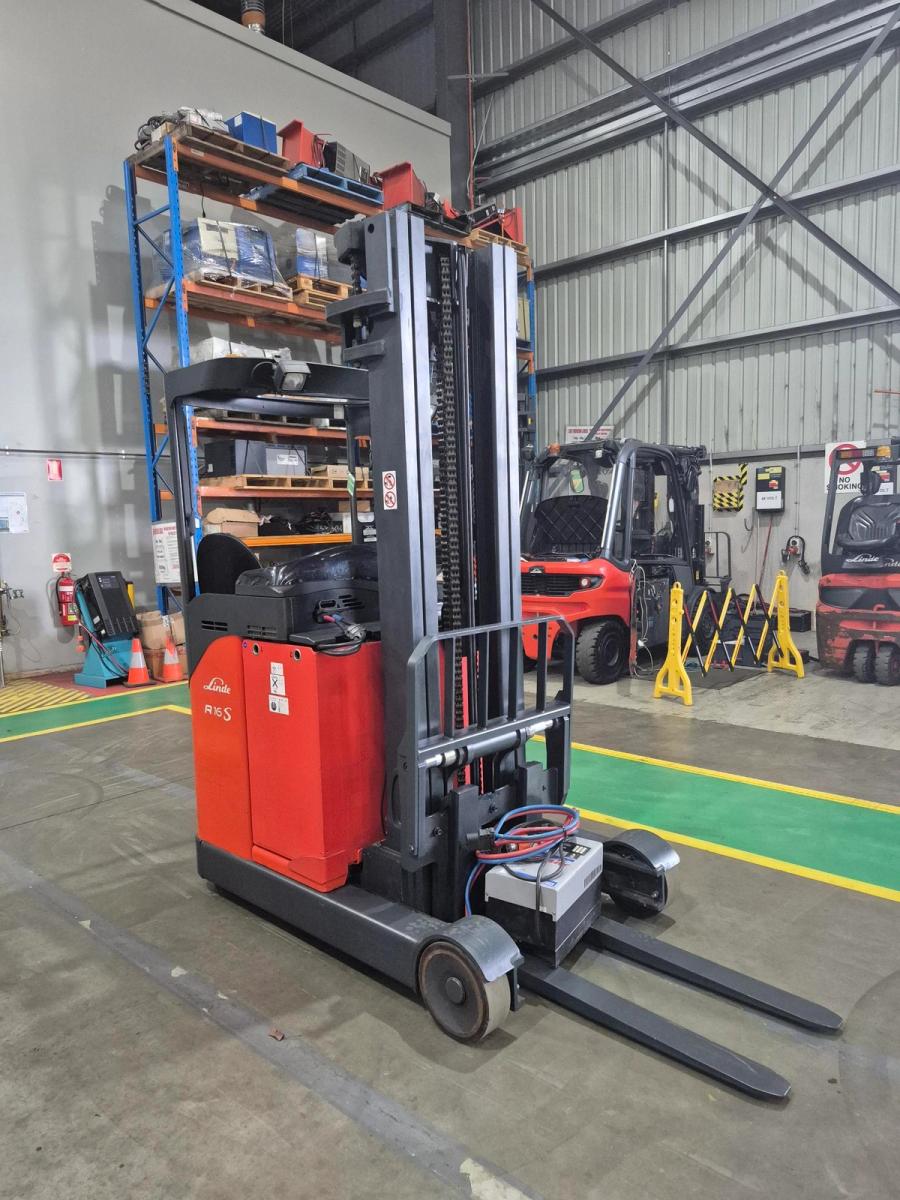 Linde R16 reach truck, photo 1, stock U20717V