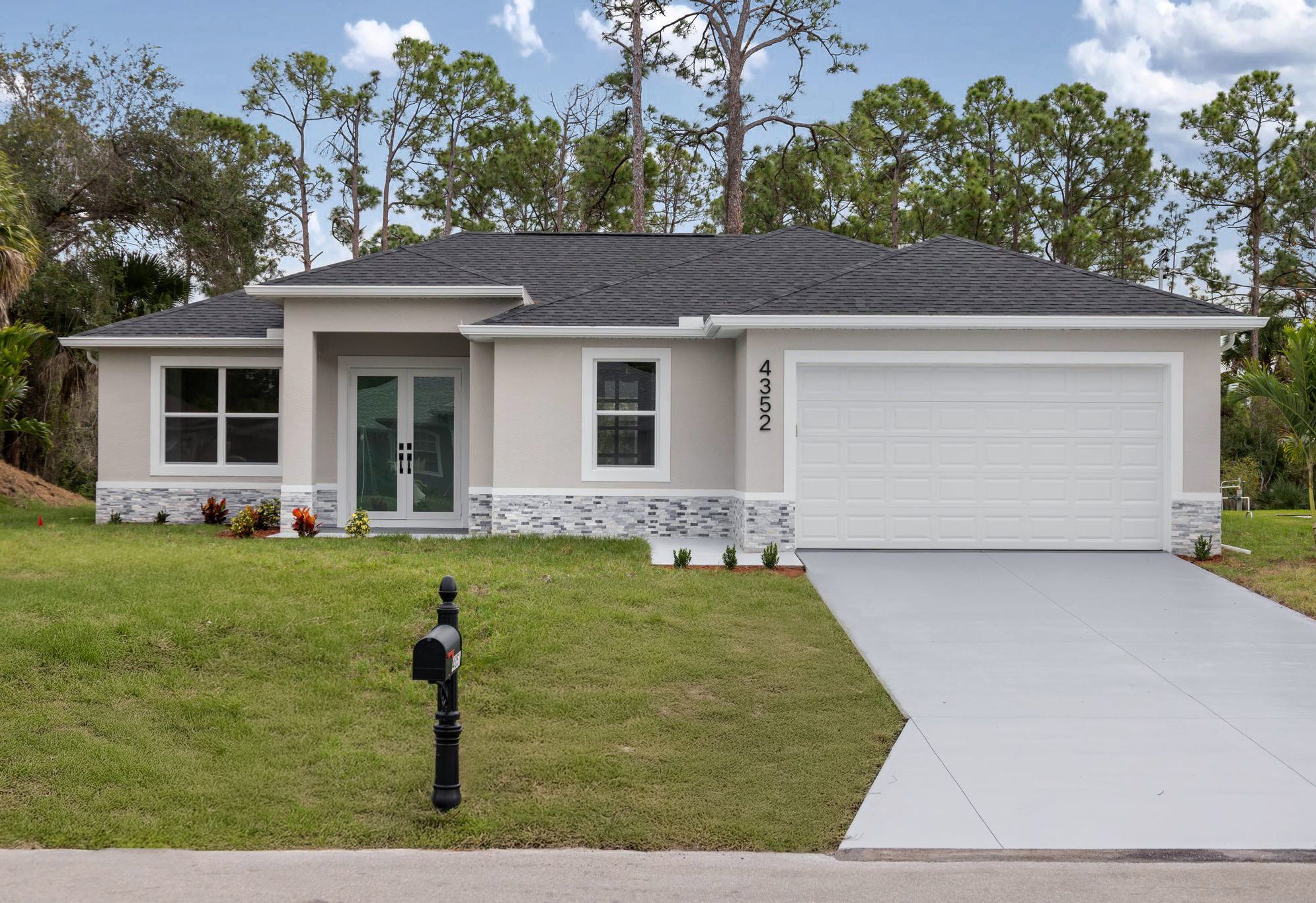 SaraHomes Vizcaya-House Rotonda Florida