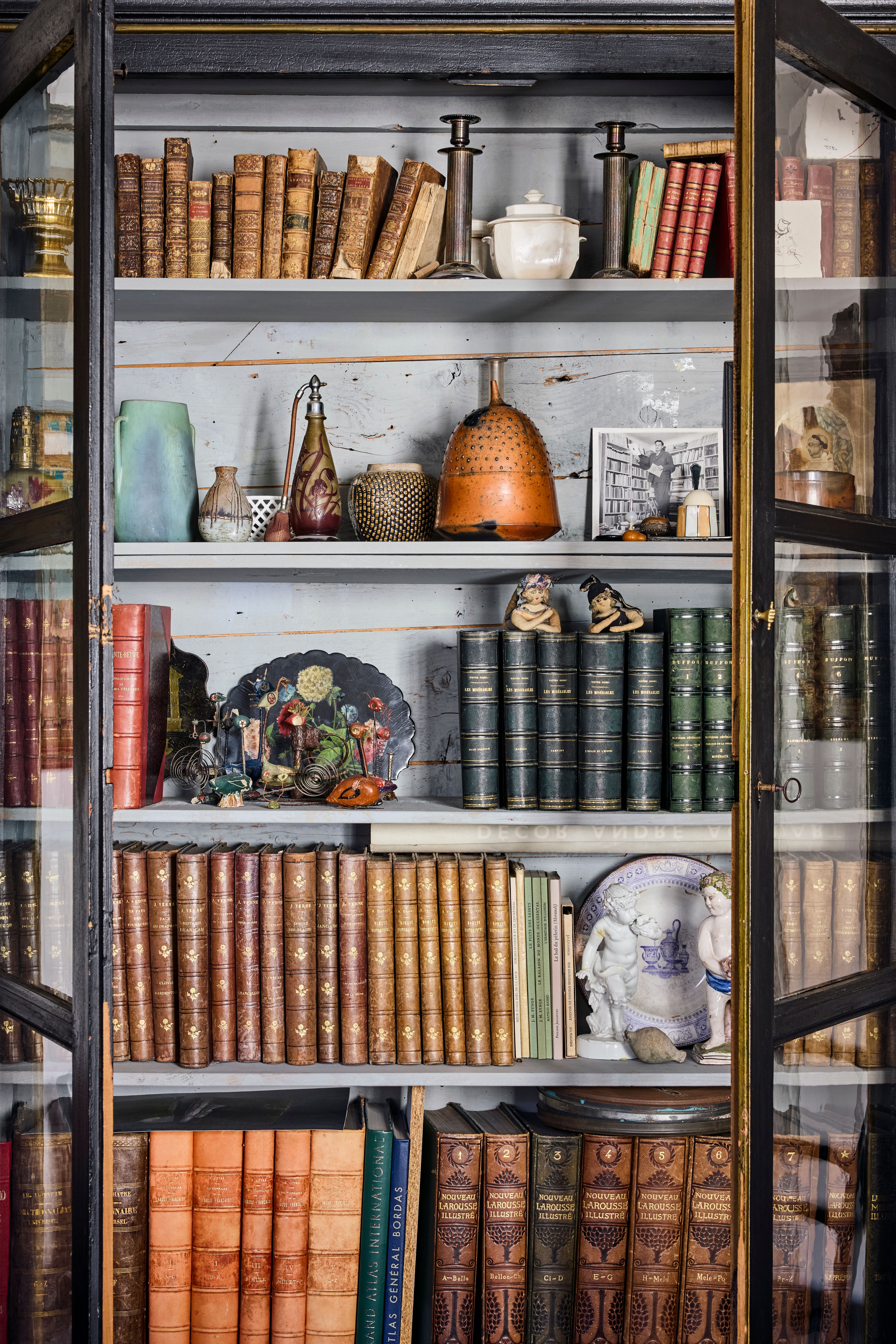 ArtDaily reported that 'Artello, the new Paris auction house achieving a total of €581,269, including fees.'