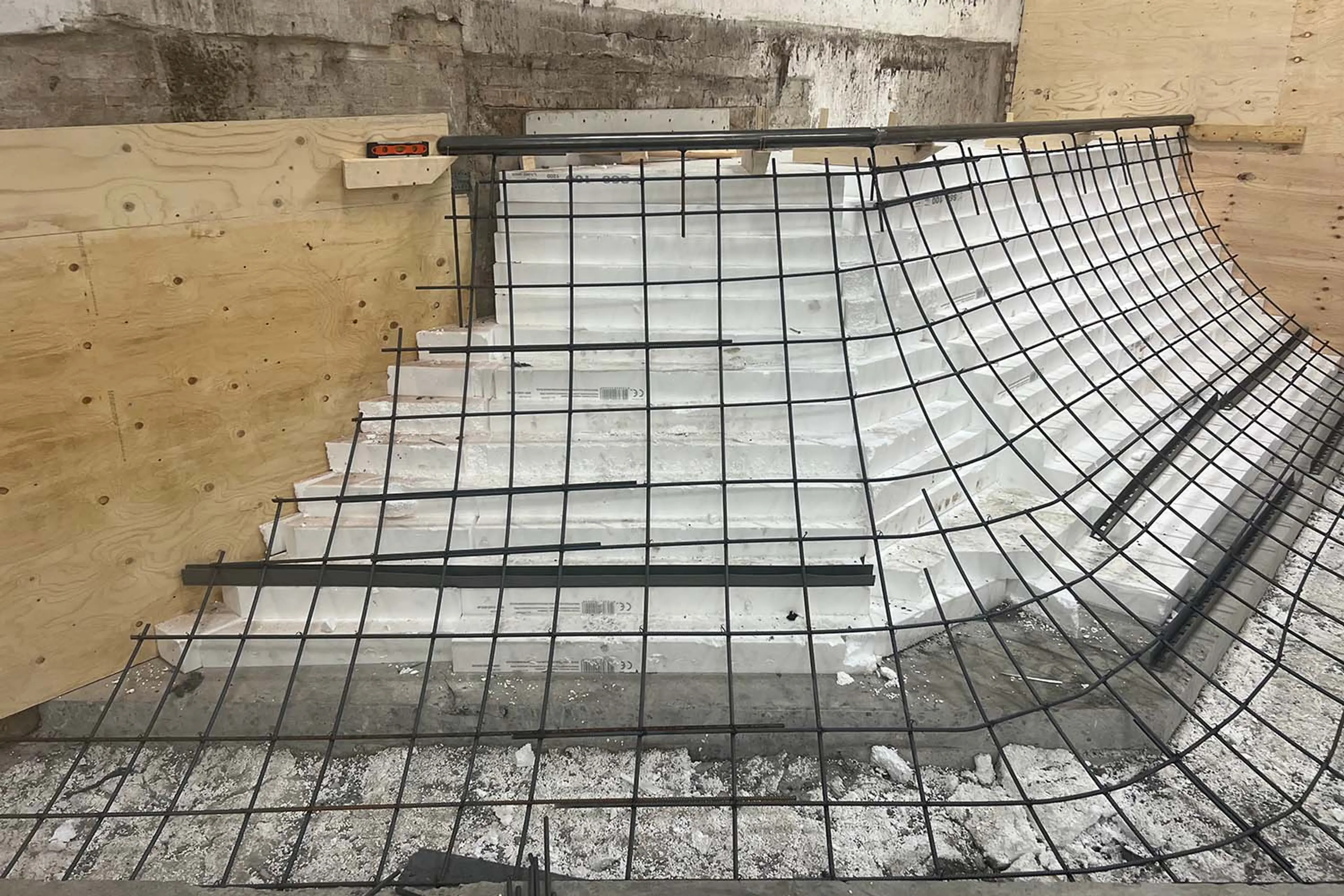 in situ støbt beton i skatepark med EPS letfyld i opbygningen