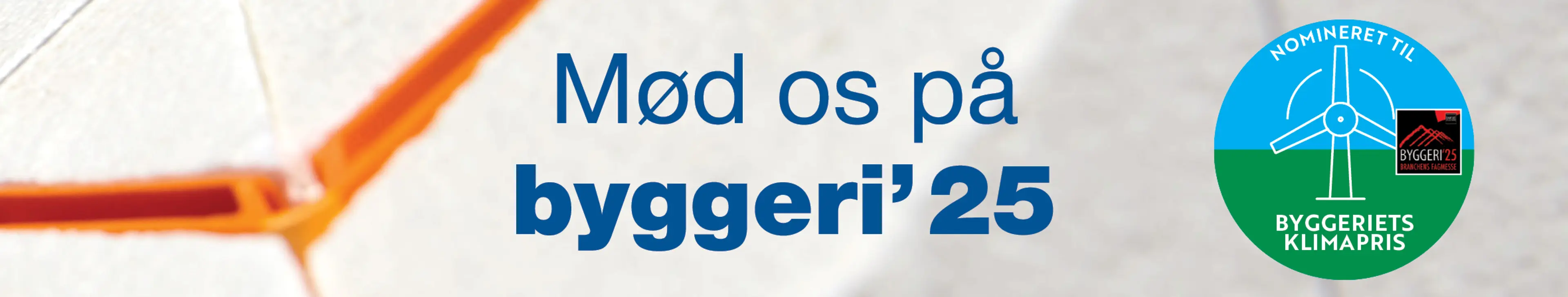 Foto af EPS funderingselement med tekst ovenpå og logo for Byggeriets Klimapris