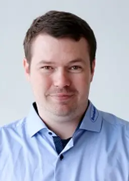 Portræt af Martin Christiansen, der er kundeservicemedarbejder hos Sundolitt i Billund