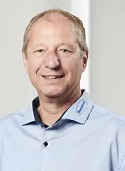 Portræt af Sundolitt medarbejder Karsten Nielsen, som er logistikkoordinator