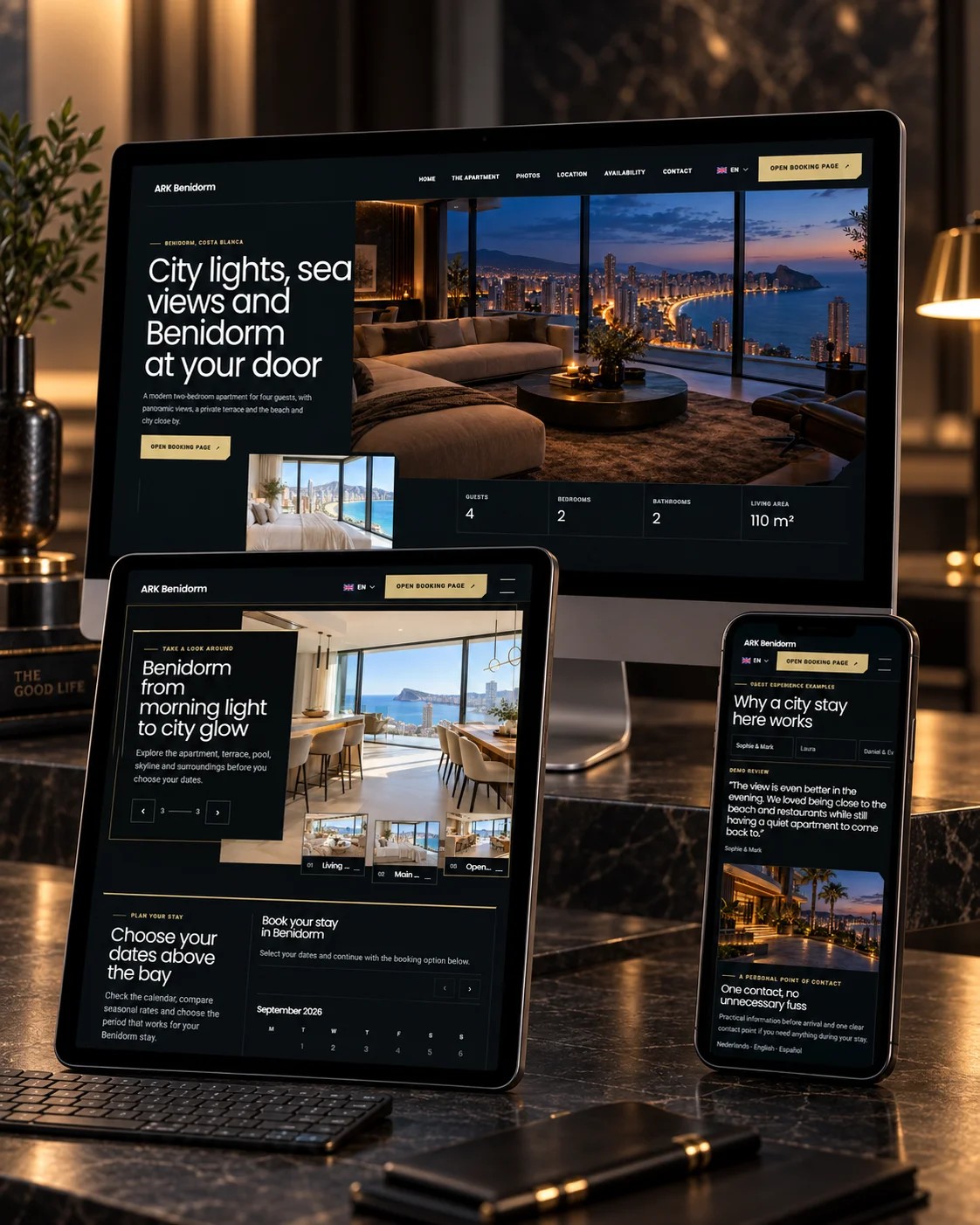 Staande mock-up van de ARK City vakantieappartement website
