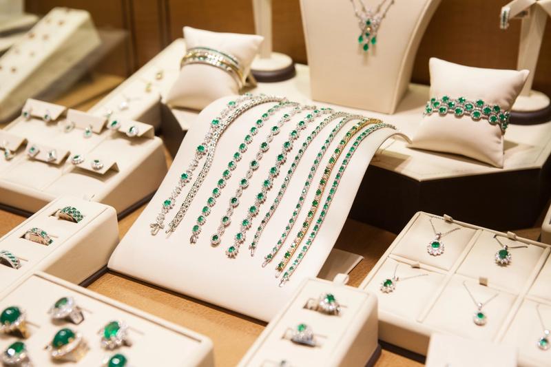 Louis Martin Jewelers emerald jewelry 