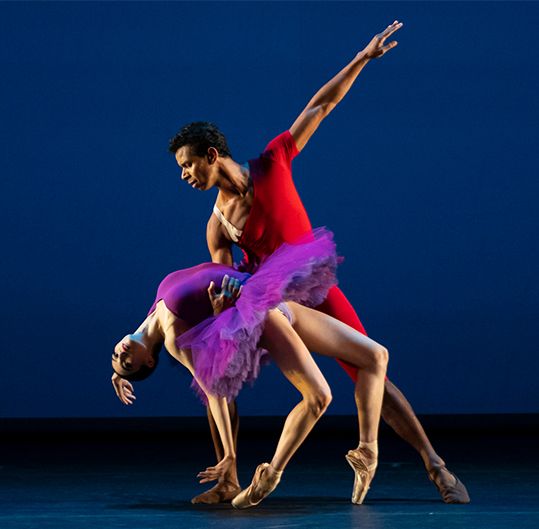Two dancers in La Follia Variations