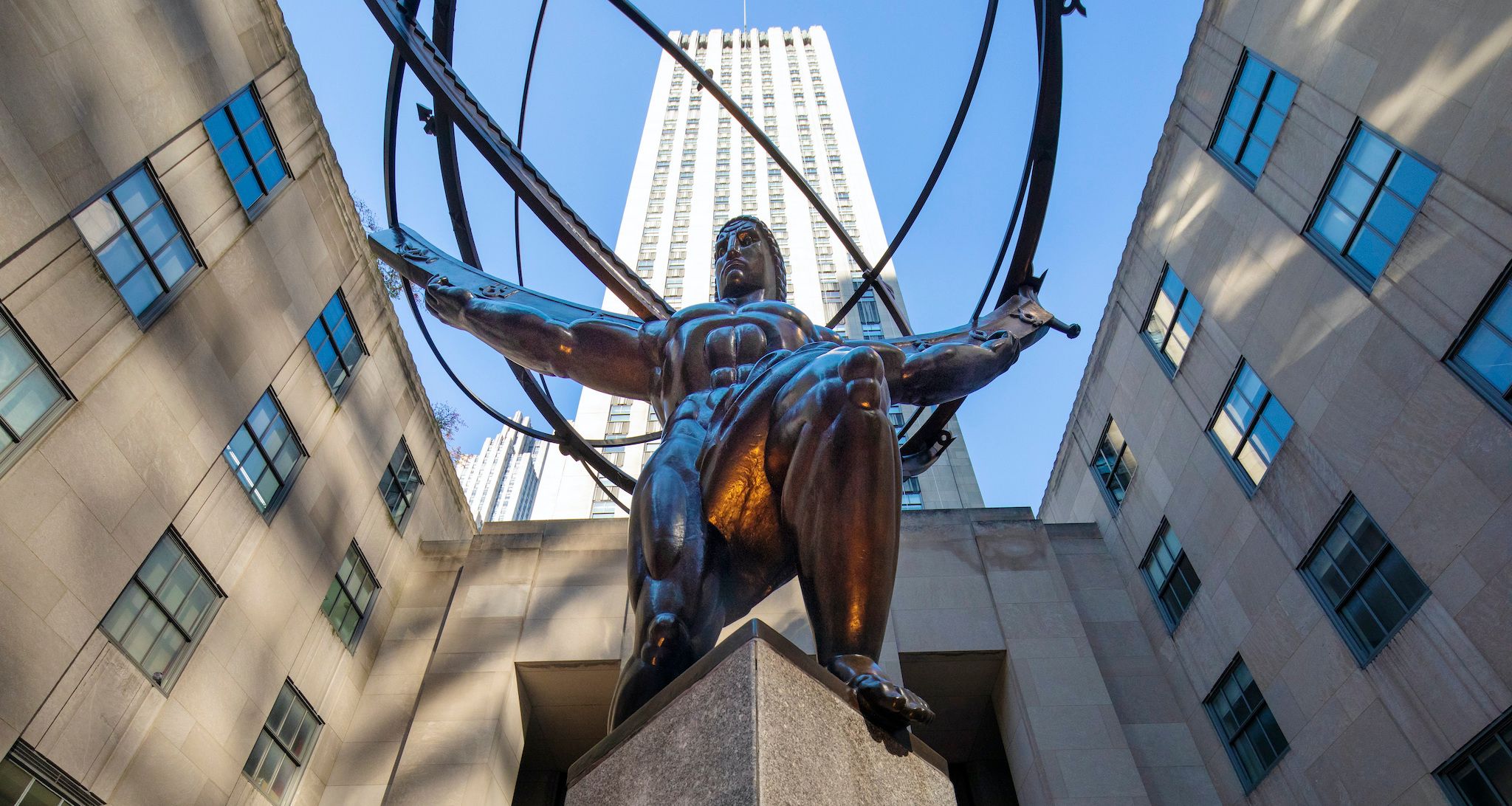 Just Look Up: Skygazing Viewpoints at Rockefeller Center