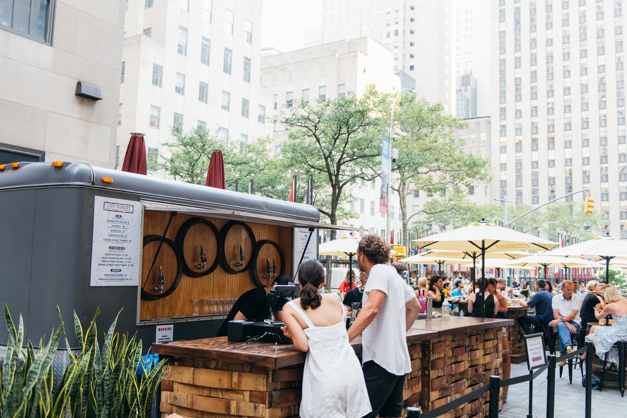 City winery outdoor bar
