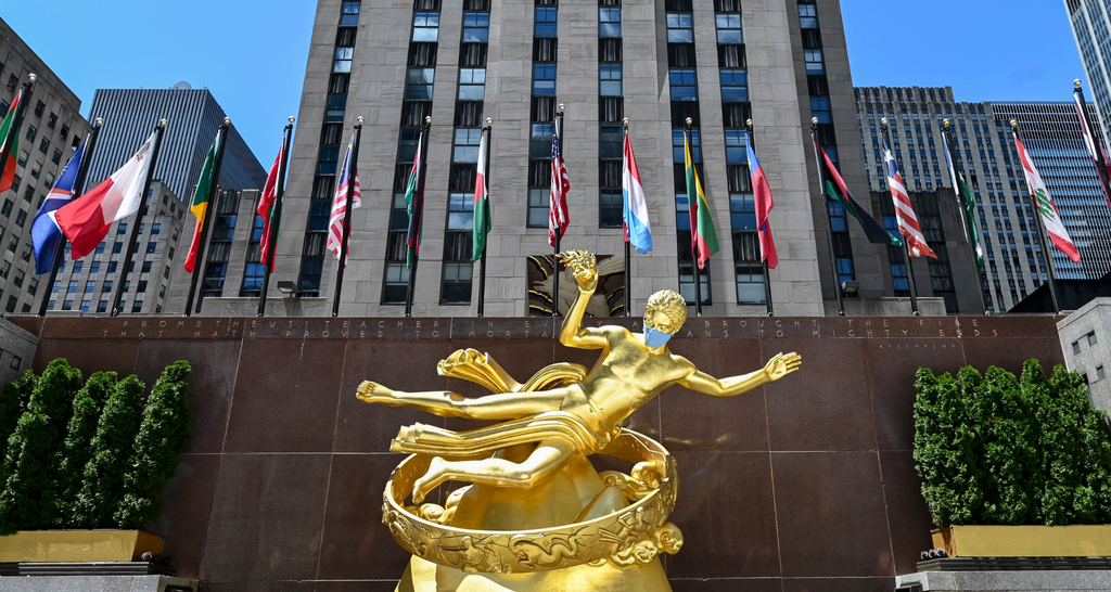 Prometheus statue at the Rockefeller Center Plaza