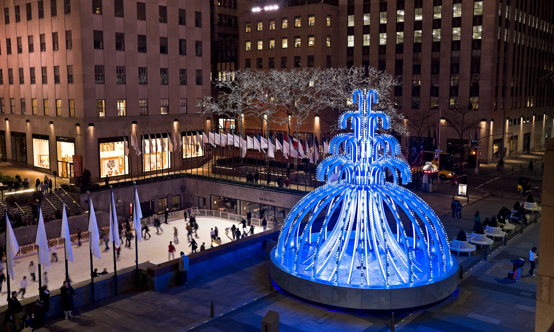 Tim Noble and Sue Webster's "Electric Fountain" sculpture on Center Plaza