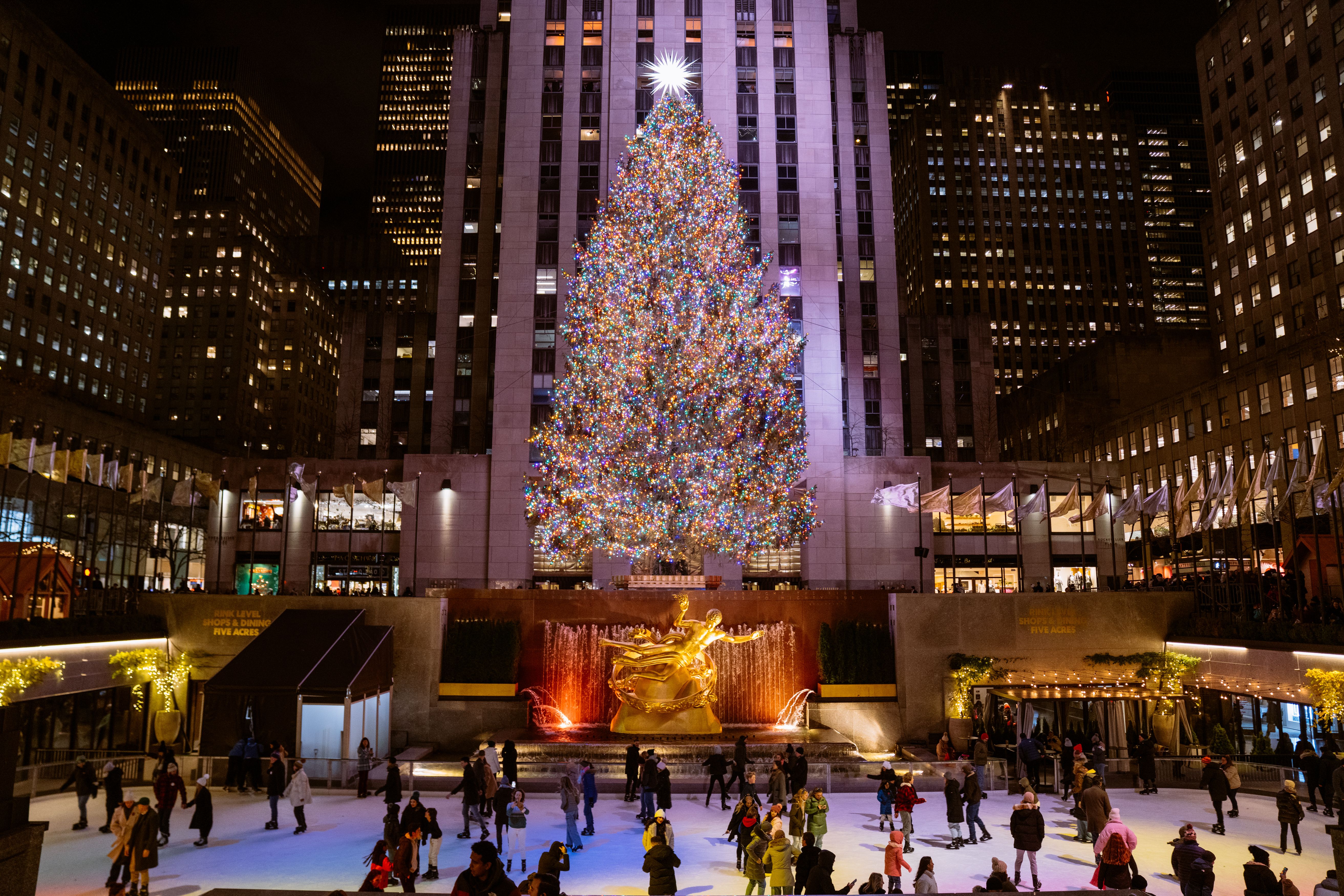 the ice rink at rockefeller center
