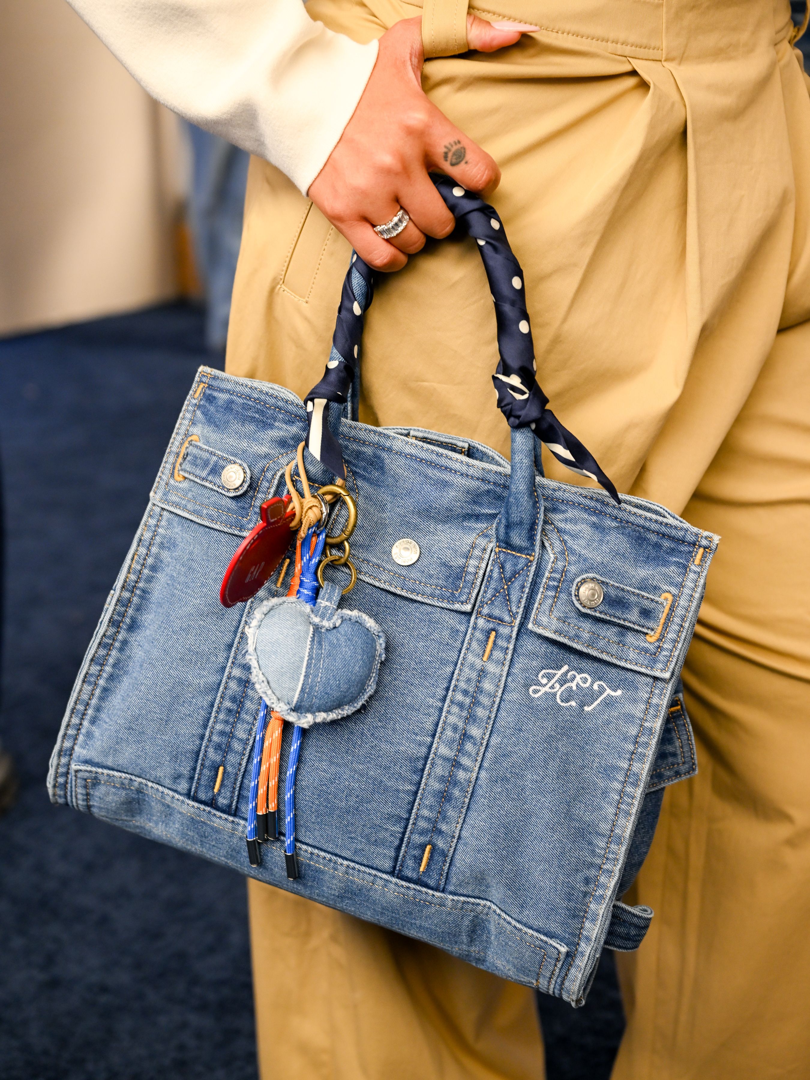 The Gap tote