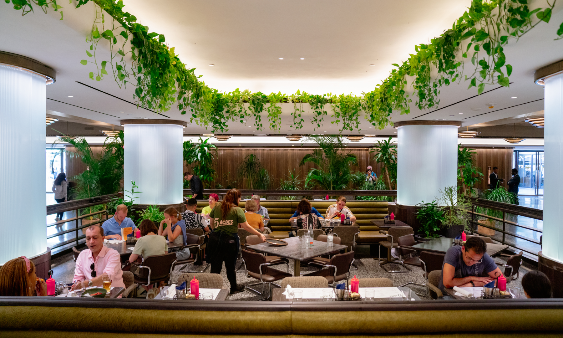 5 Acres' main dining room at Rockefeller Center