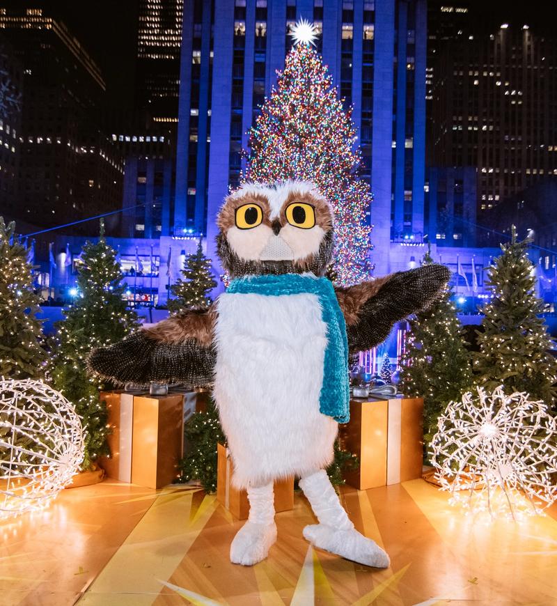 Roxy the Owl on stage at the 2021 Rockefeller Center Tree Lighting