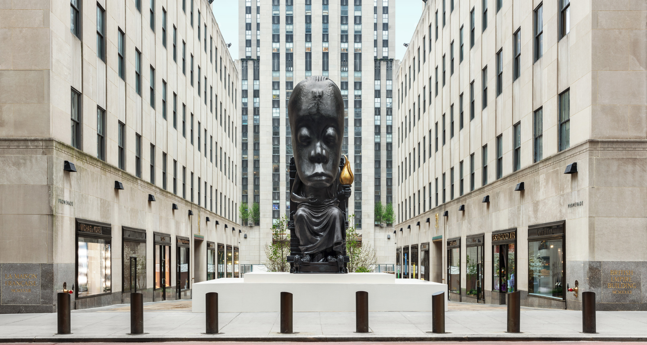 The Oracle Sculpture at the entrance of the Channel Gardens