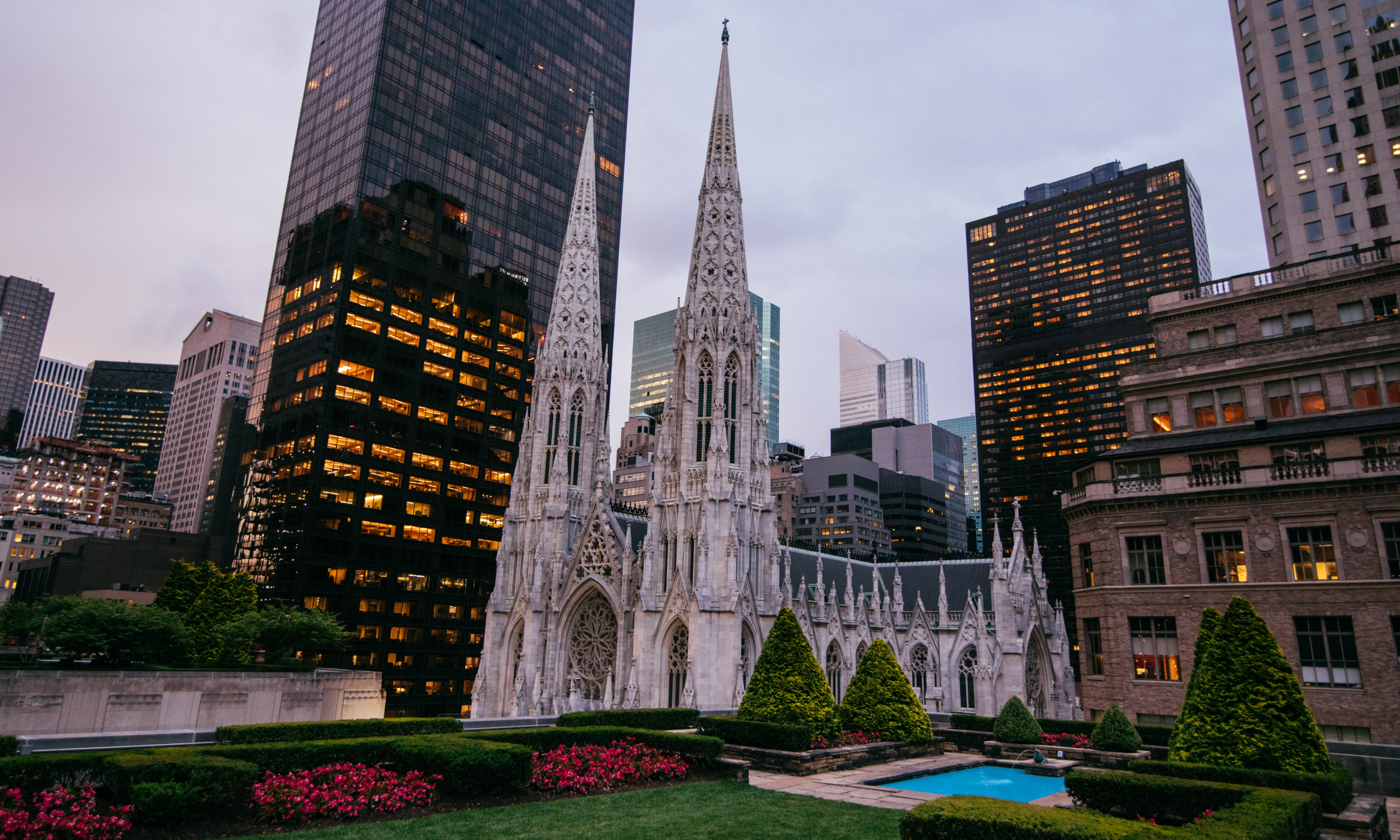 620 Loft & Garden at dusk