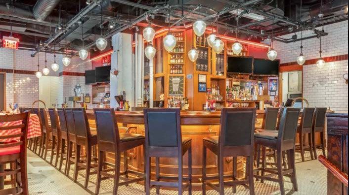 bills bar and burger interior