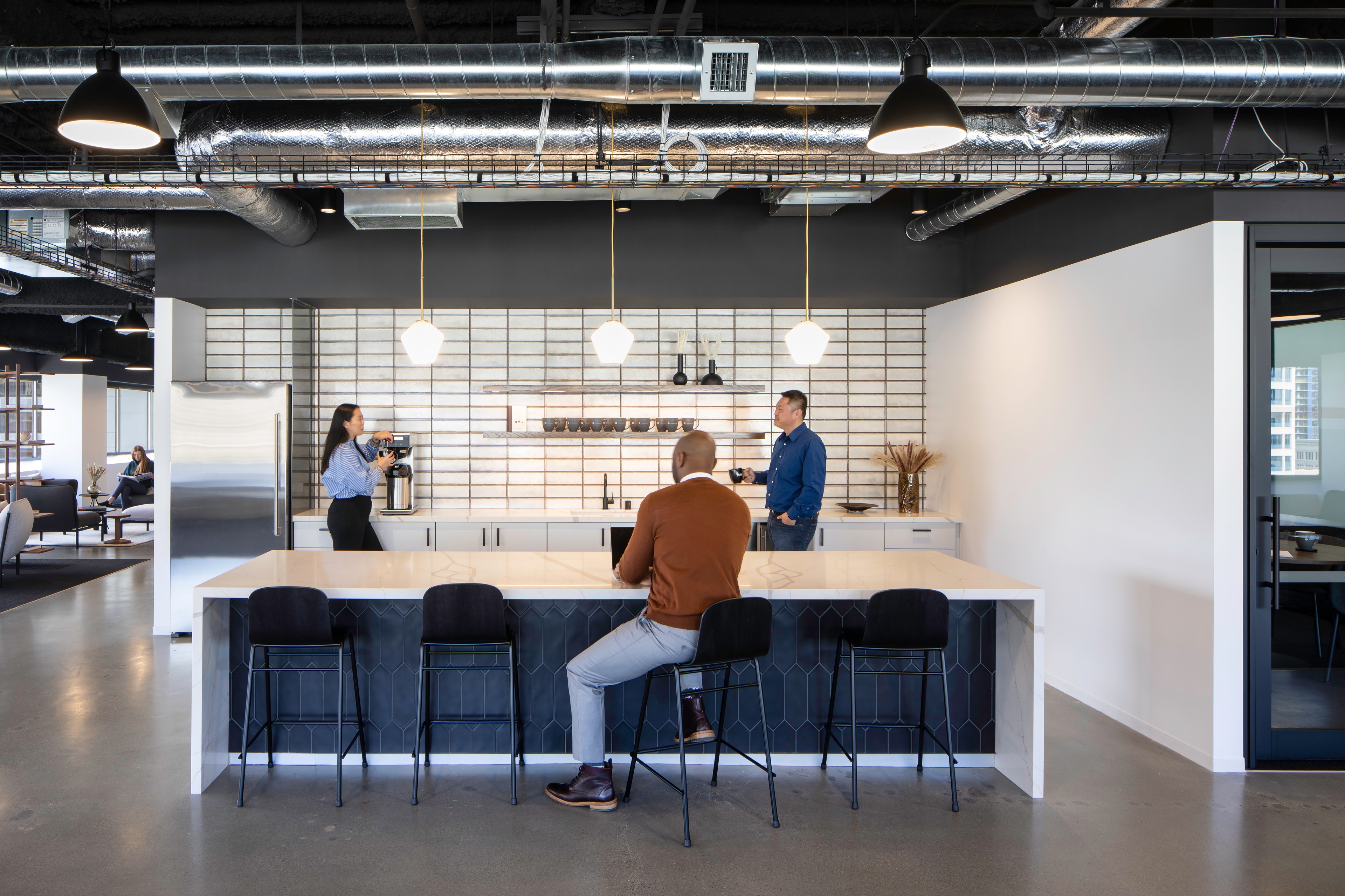 Discover flexible work areas in our Studio Private space