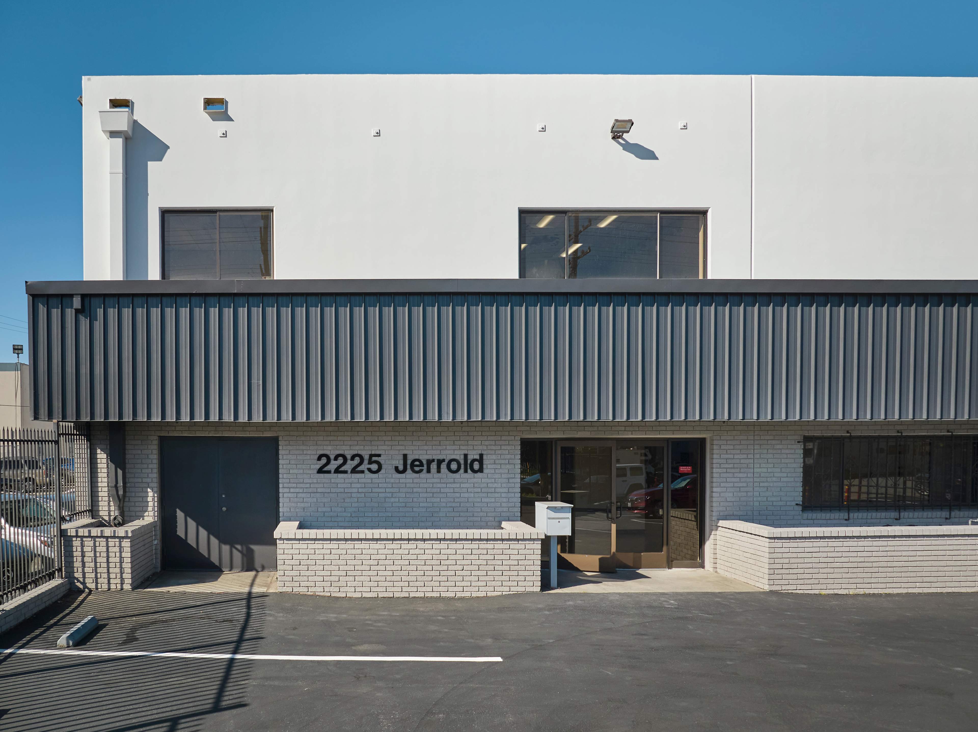 2225 jerrold entrance 11