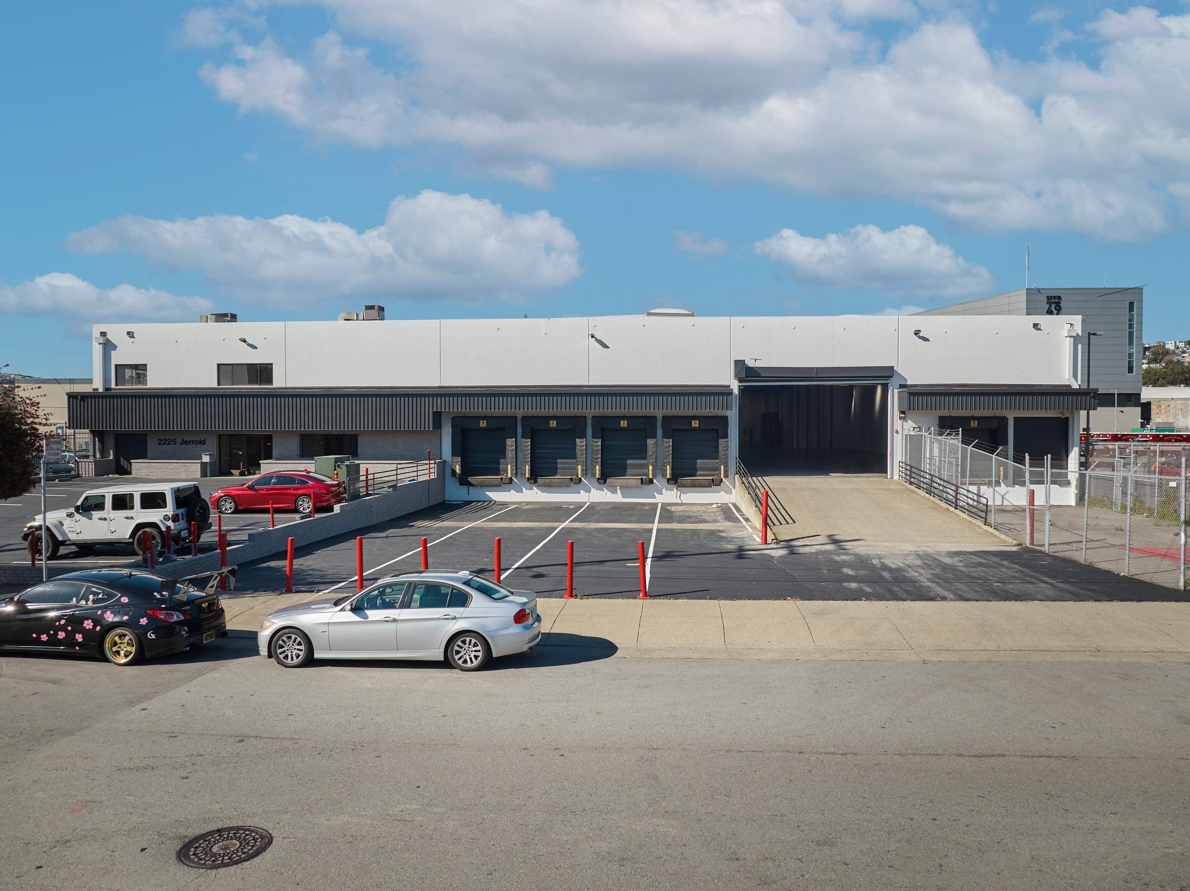 2225 Jerrold Entrance