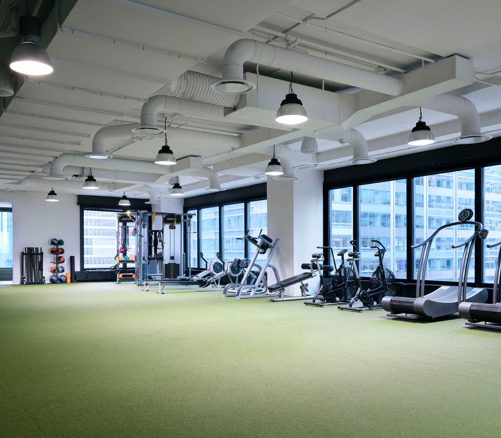 Enjoy health and wellness without leaving the office at CME Center’s 19,500 SF, 24-hour fitness facilities. Top-of-the-line equipment, including four Peloton bikes, lockers/showers, and personal training provided by LifeStart.