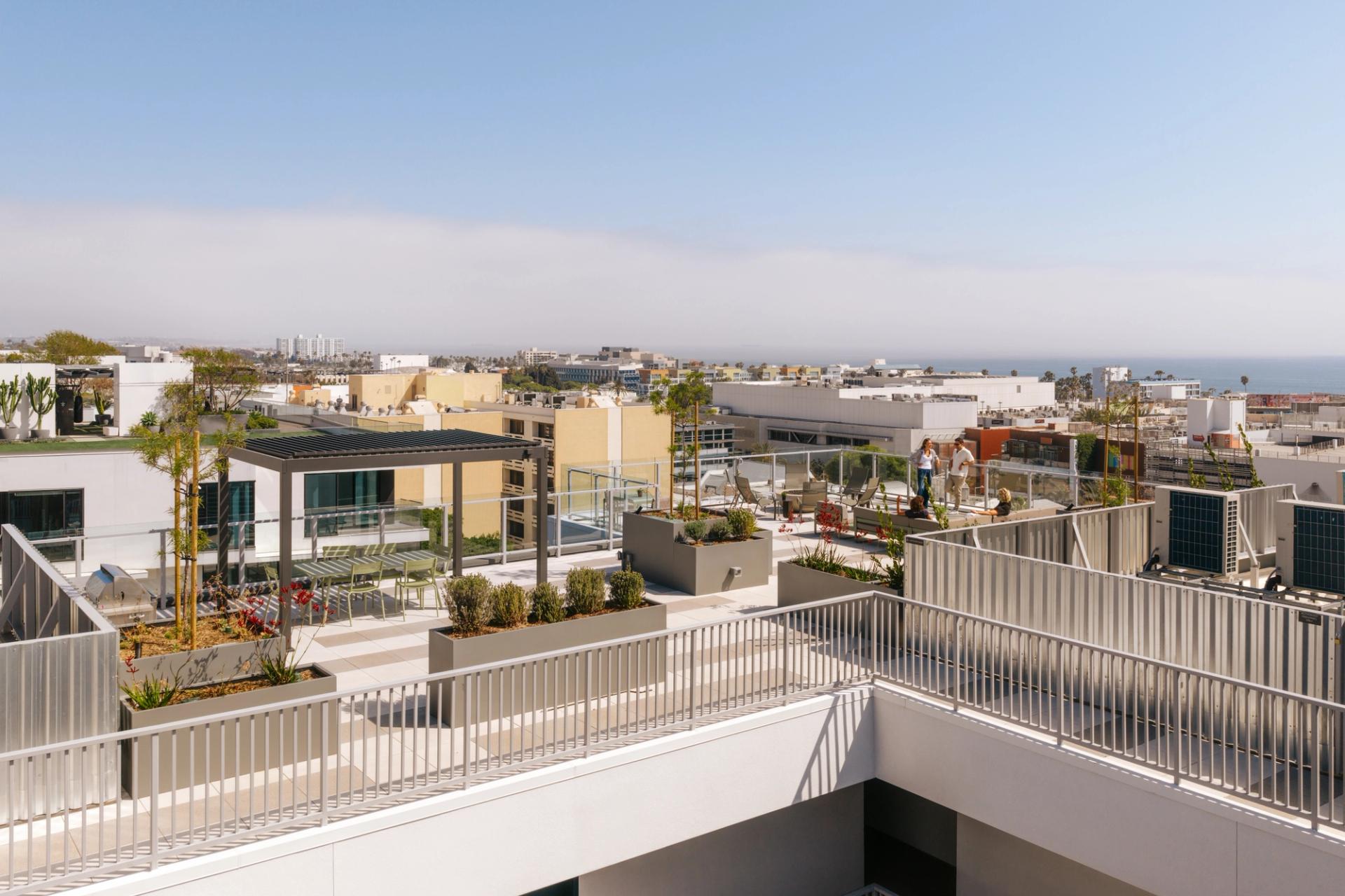 501 Broadway | Rooftops made for gathering, with barbecue stations, comfortable seating, and wide ocean views