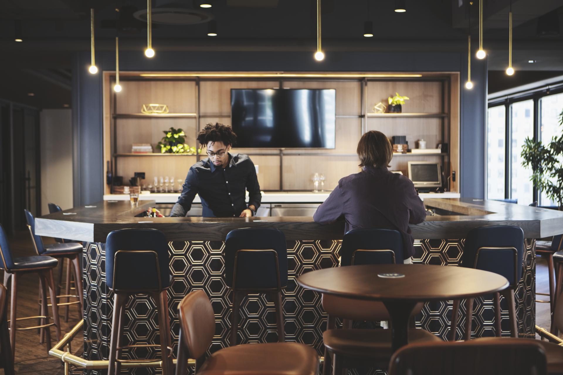 A vibrant space located on the 10th floor of the 10 South tower, ZO. Clubhouse features a main lounge and library, bar area, huddle and wellness rooms, boardroom, and multi-purpose game and conference room with seating for up to 175 people.