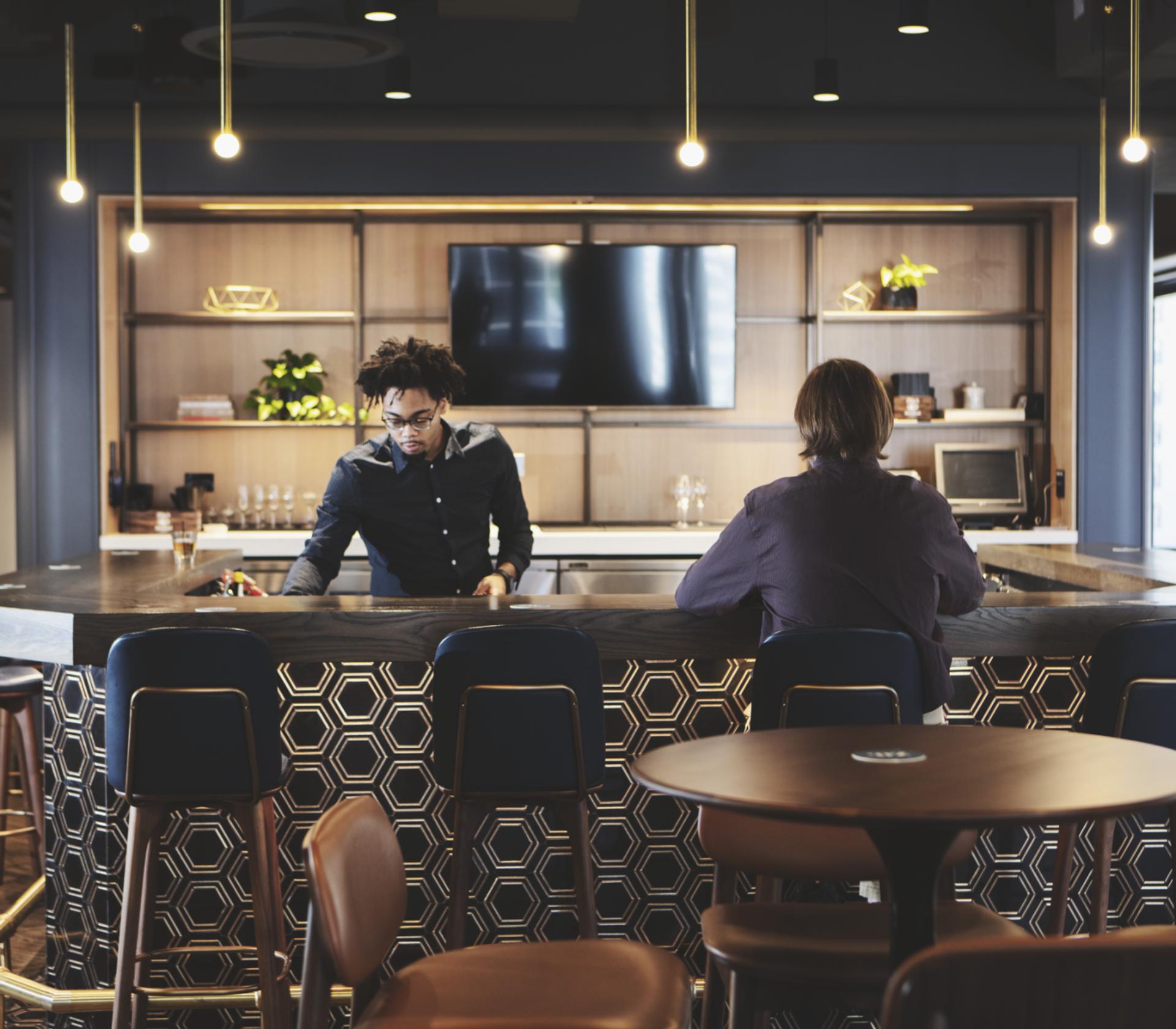 A vibrant space located on the 10th floor of the 10 South tower, ZO. Clubhouse features a main lounge and library, bar area, huddle and wellness rooms, boardroom, and multi-purpose game and conference room with seating for up to 175 people.
