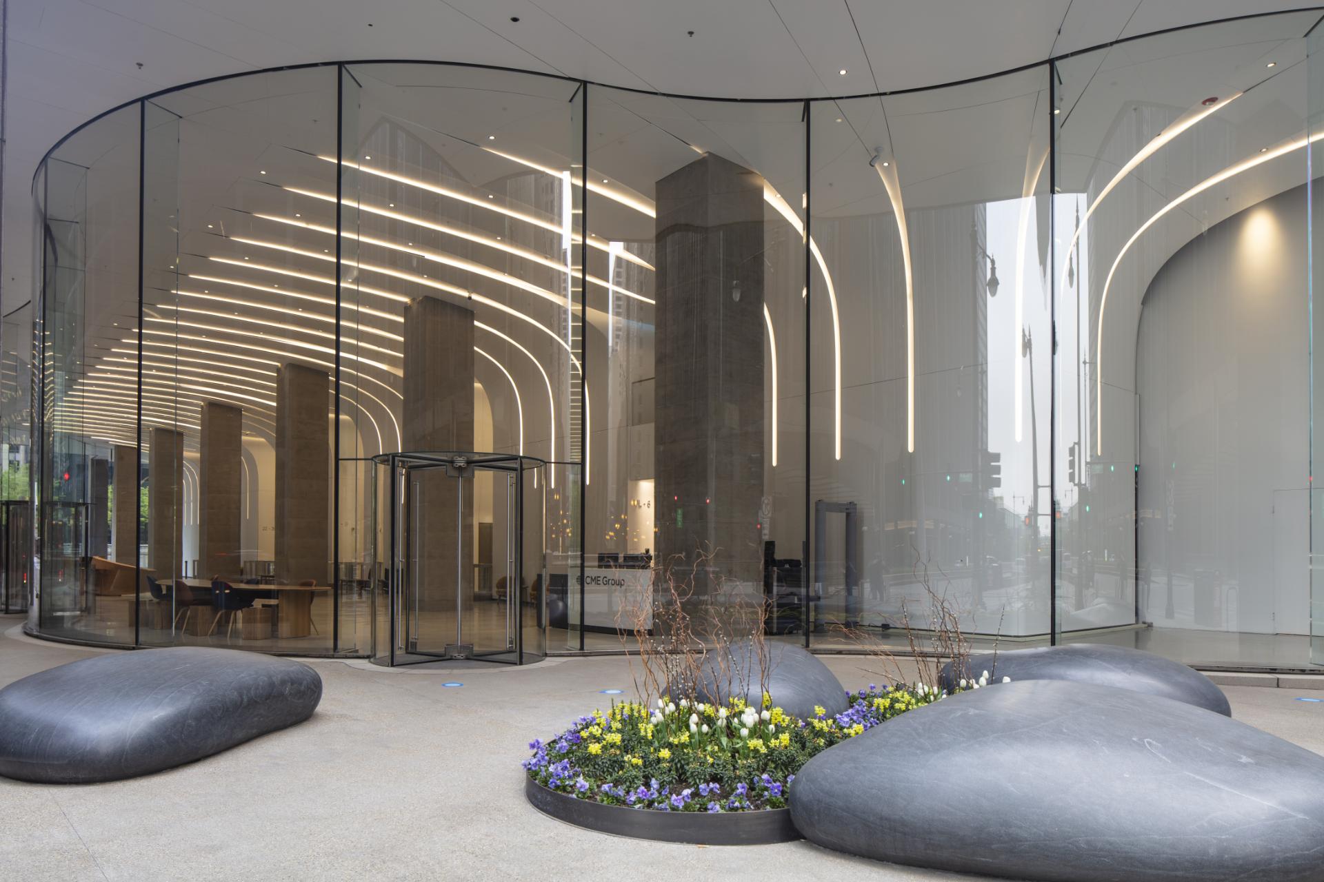With a full range of amenities,Since its founding in 1978, Tishman Speyer has been dedicated to transforming strong visions into an extraordinary future. including ZO., a state-of-the-art tenant lounge, CME Center gives tenants and visitors places to connect, share, and recharge.
