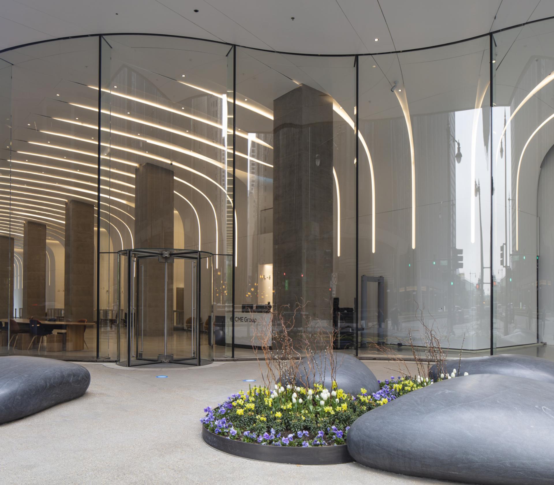 With a full range of amenities,Since its founding in 1978, Tishman Speyer has been dedicated to transforming strong visions into an extraordinary future. including ZO., a state-of-the-art tenant lounge, CME Center gives tenants and visitors places to connect, share, and recharge.