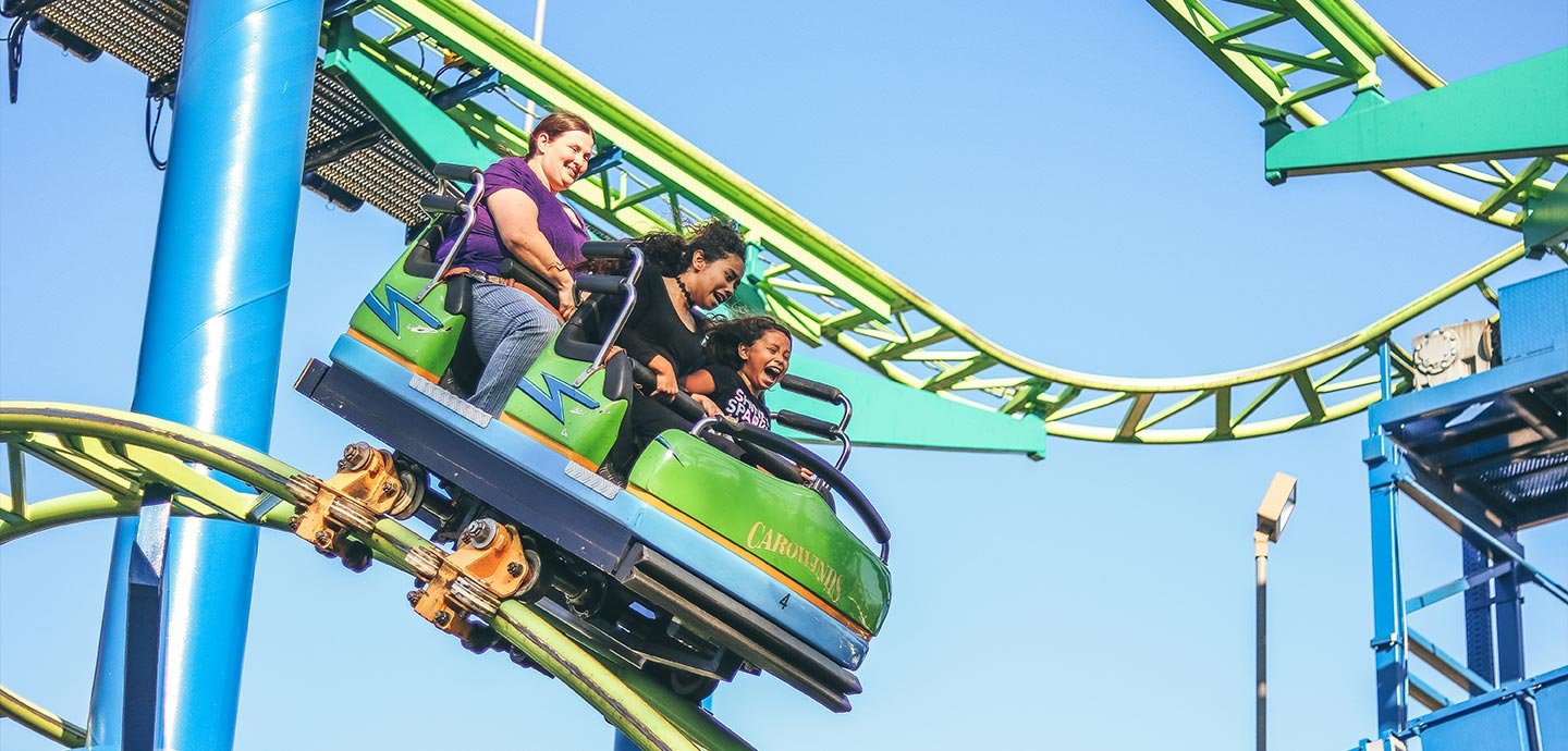 Skip the Line at Carowinds: Fast Lane & Free Tricks at Carowinds