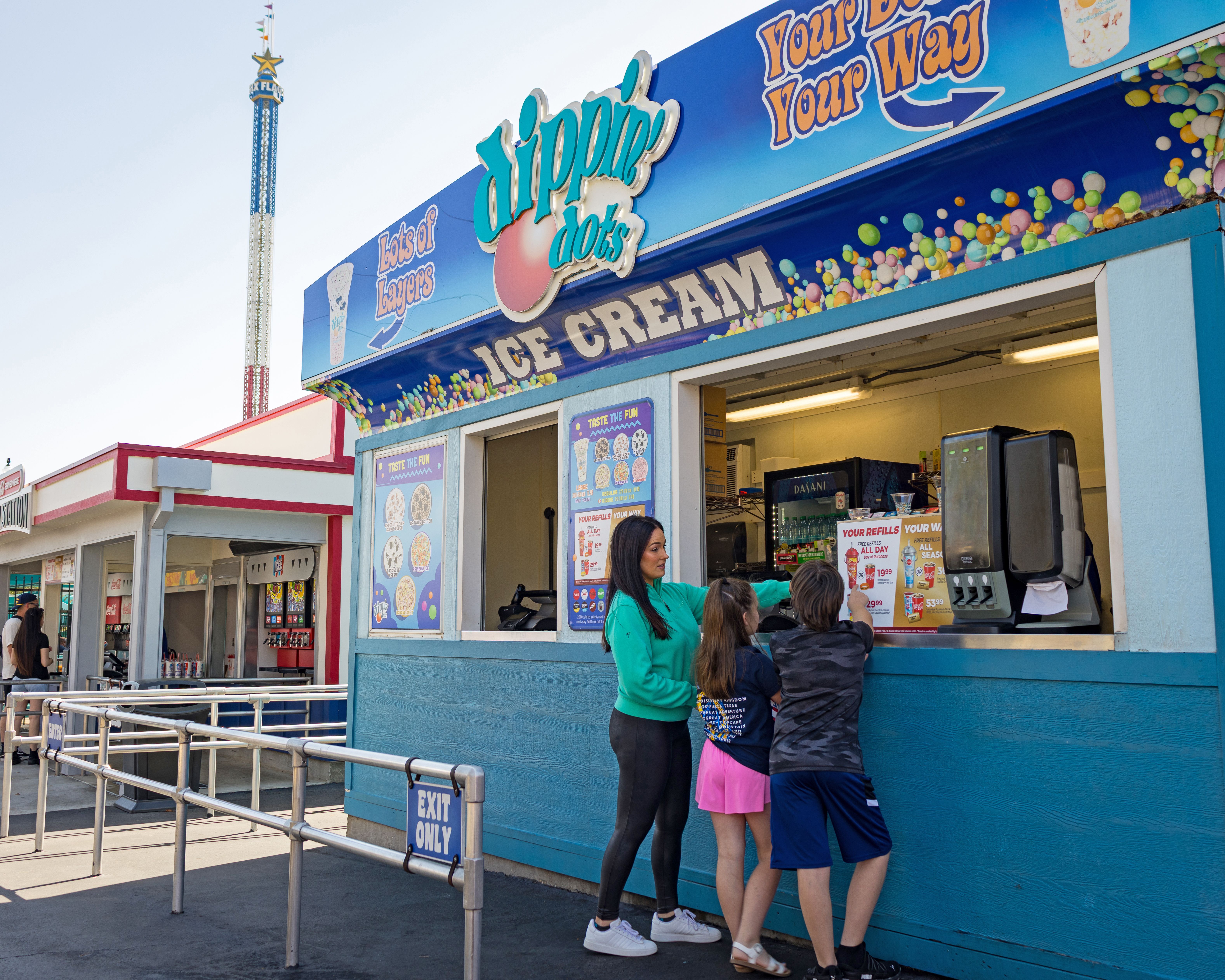 Six Flags Over Texas - Étienne's Café