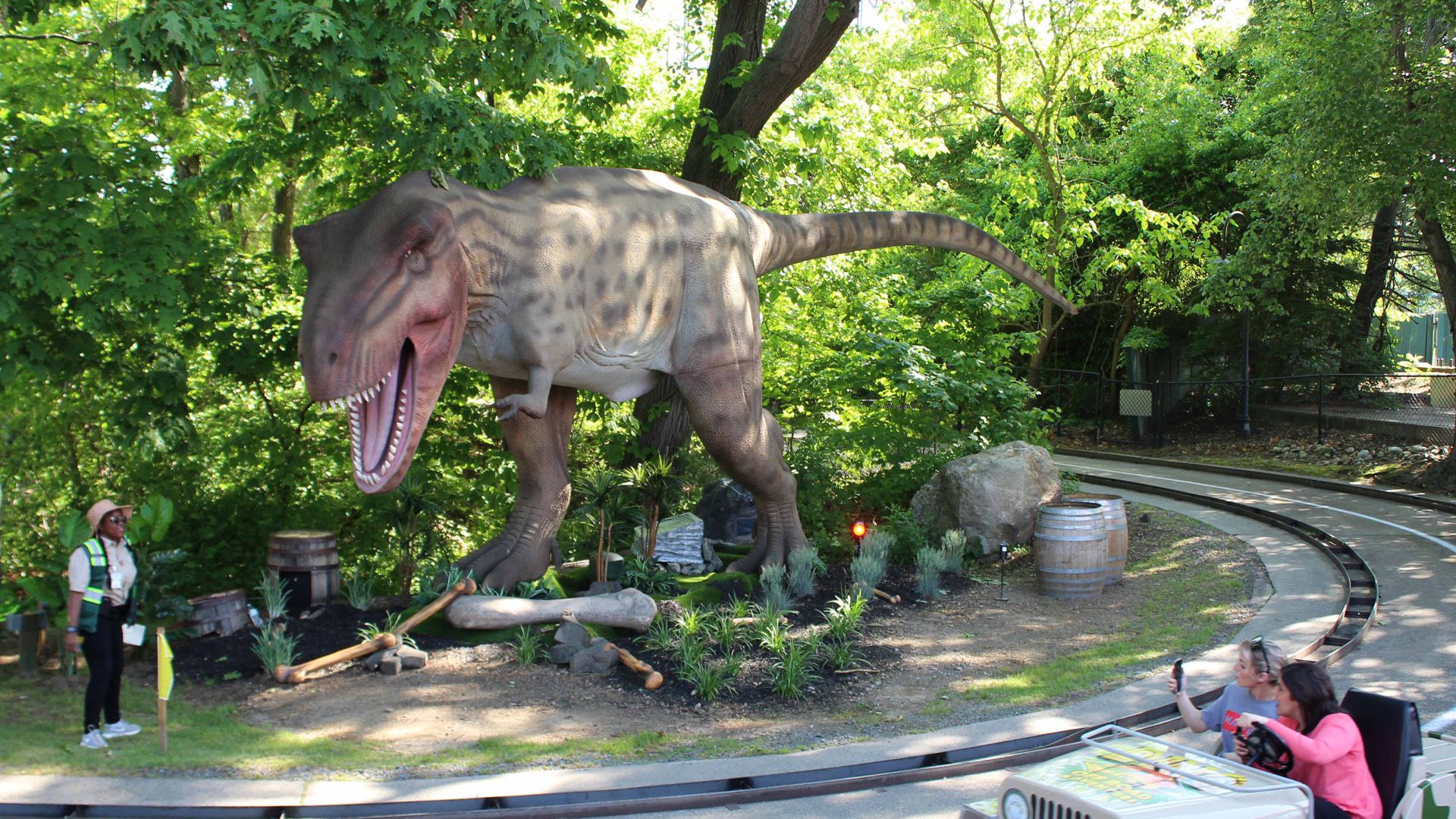 Six Flags New England - Dino Off Road Adventure