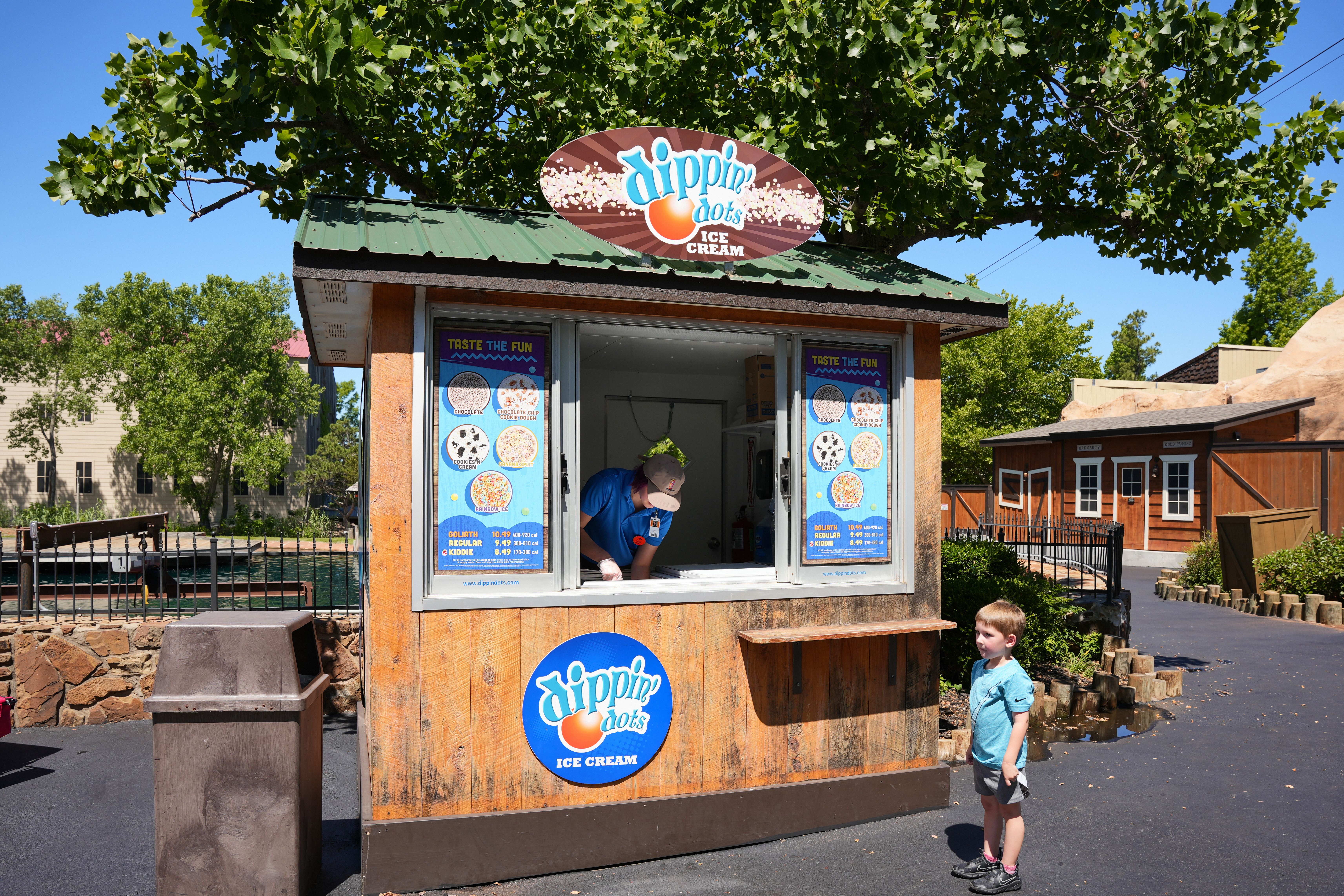 Six Flags Frontier City - Main Street Corner Dippin' Dots
