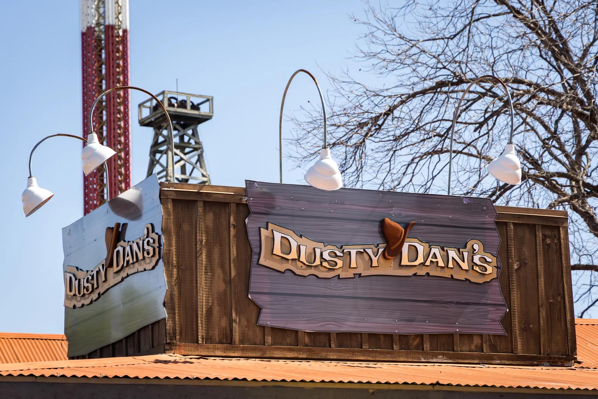 Six Flags Over Texas - Dusty Dans