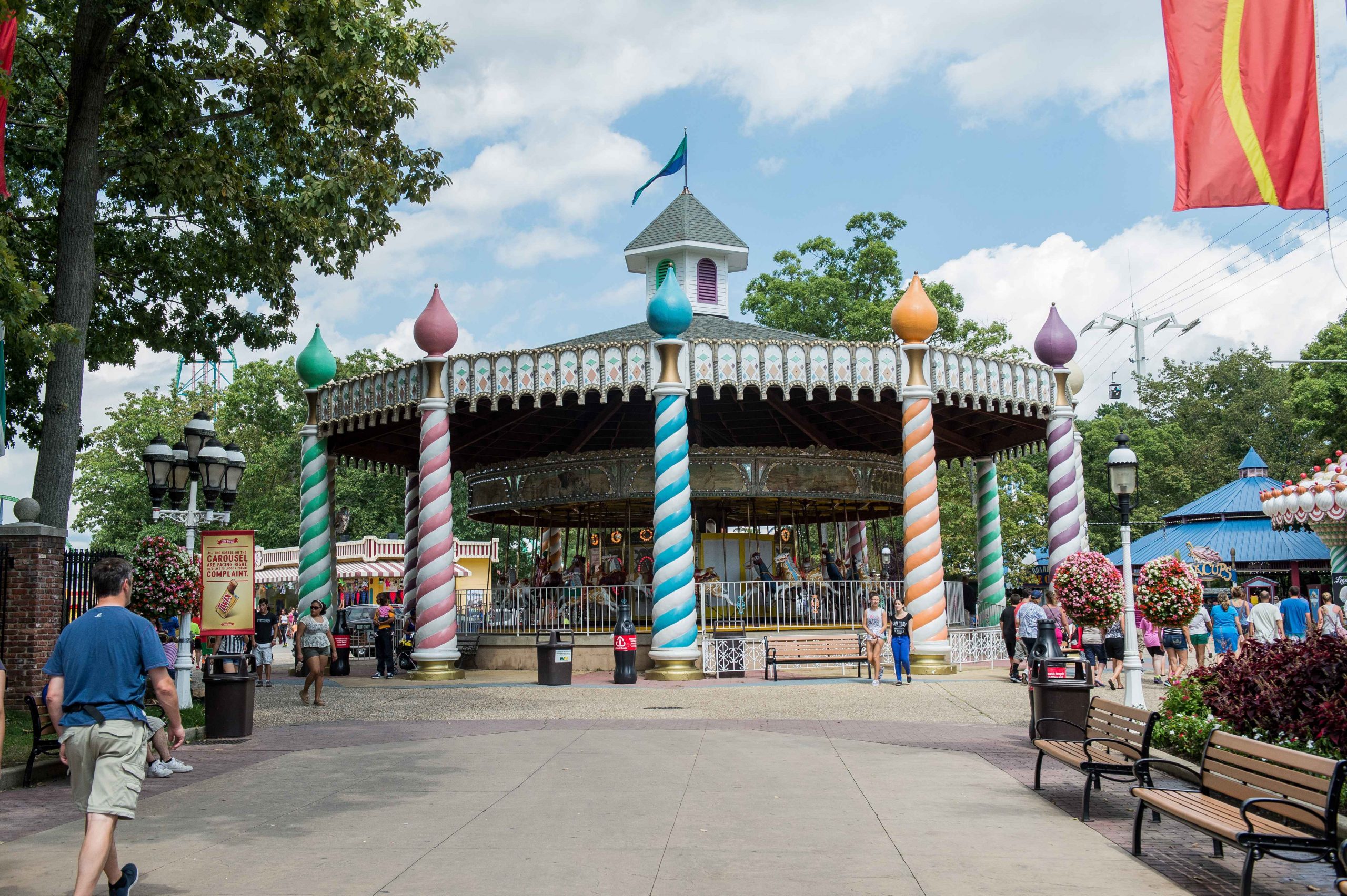 Six Flags Great Adventure - Houdini's Great Escape | Ride | Six