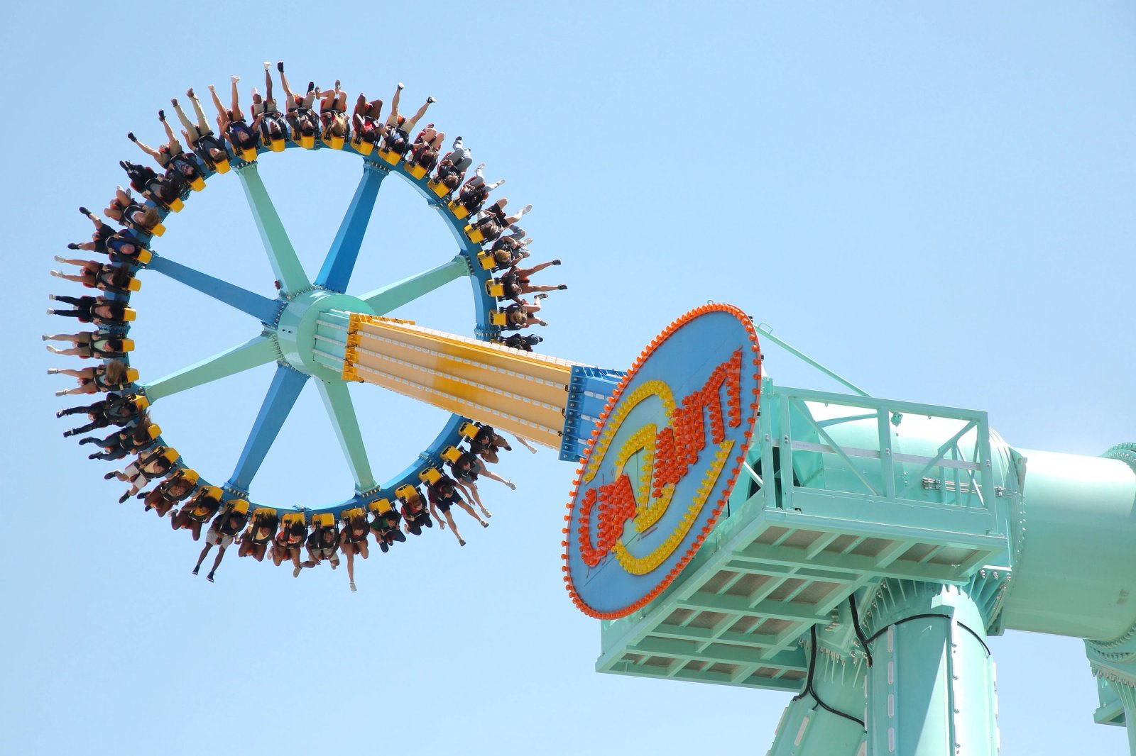 Skip the Line at Six Flags Magic Mountain: Fast Lane & Free Tricks at Six Flags Magic Mountain