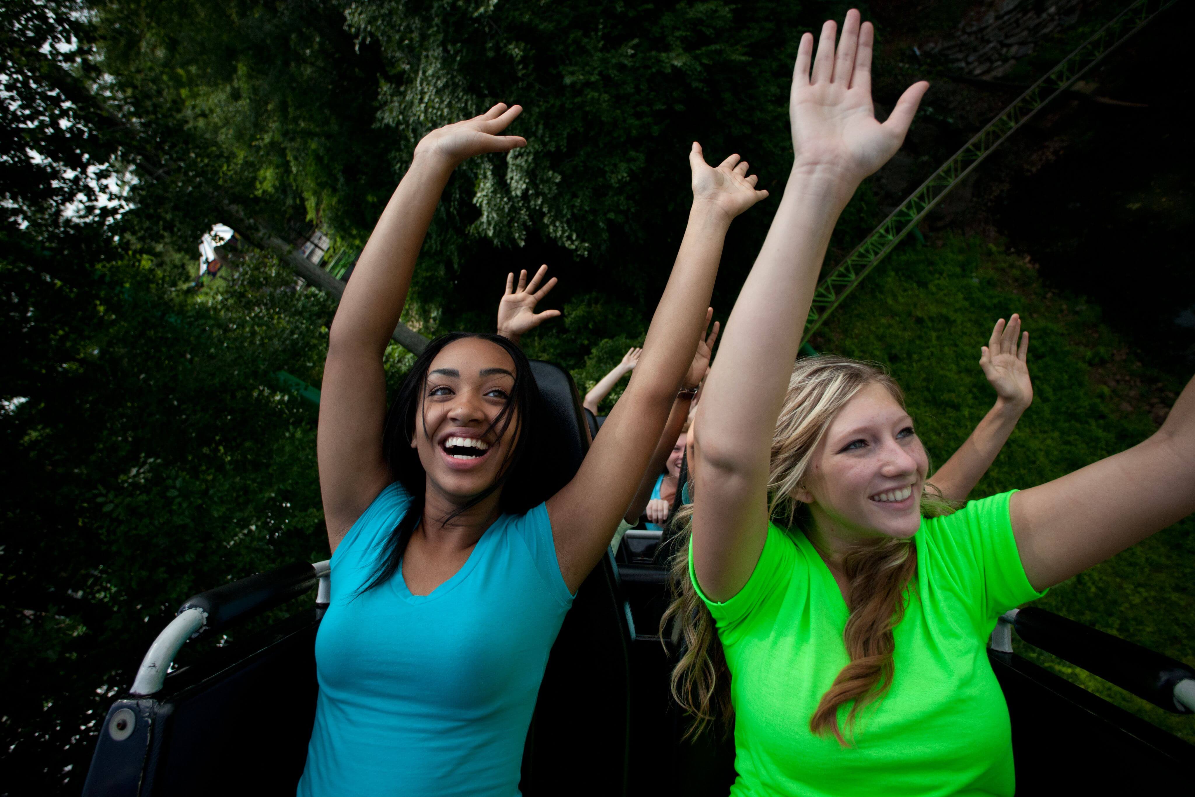 Six Flags Over Georgia - THE RIDDLER Mindbender | Ride | Six Flags